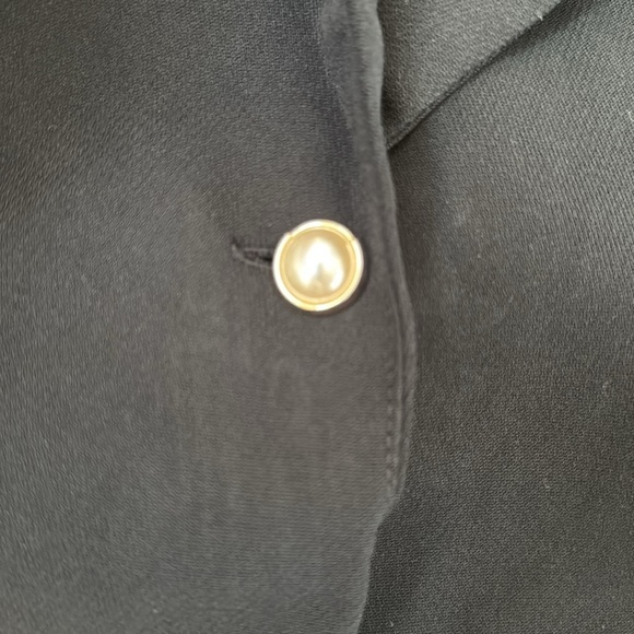 Tailored Cropped Vest Cut-out Back Small Black - Picture 3 of 7